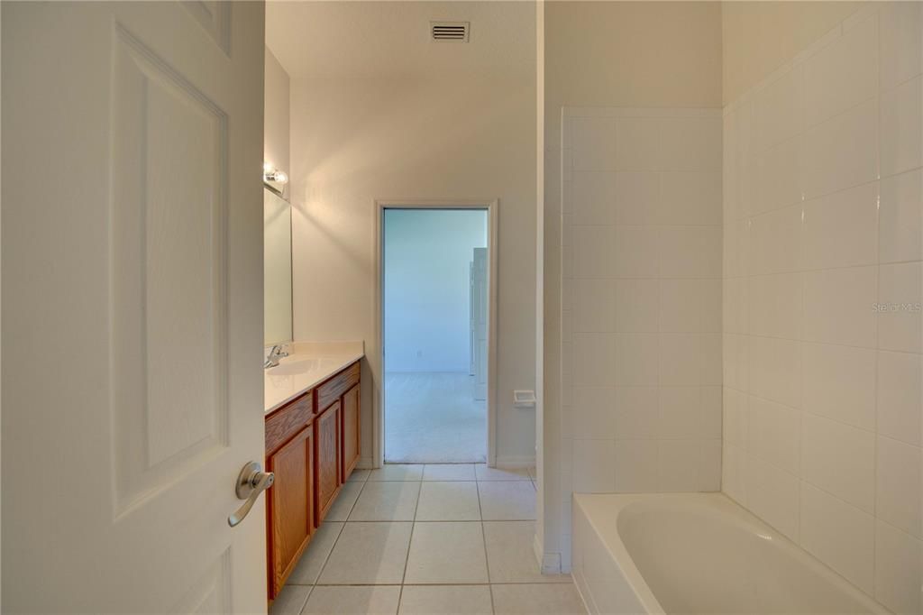 For Rent: $3,500 (4 beds, 2 baths, 2198 Square Feet)