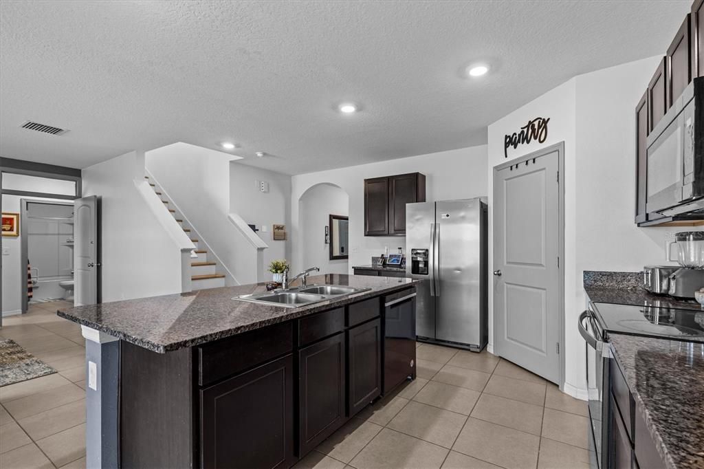 For Sale: $489,000 (5 beds, 3 baths, 2605 Square Feet)