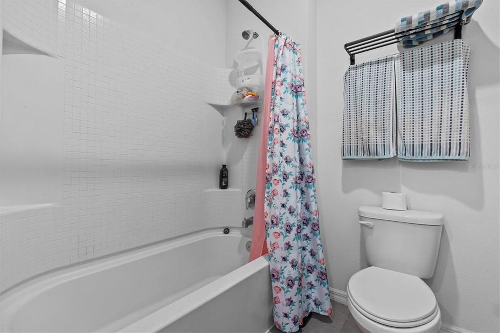 For Sale: $489,000 (5 beds, 3 baths, 2605 Square Feet)