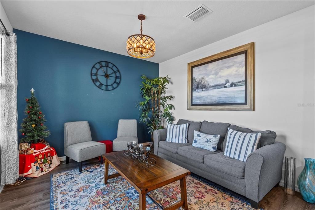 For Sale: $489,000 (5 beds, 3 baths, 2605 Square Feet)