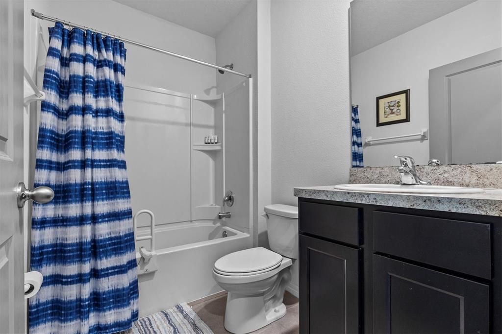 For Sale: $489,000 (5 beds, 3 baths, 2605 Square Feet)