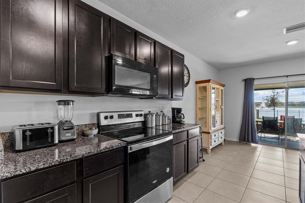 For Sale: $489,000 (5 beds, 3 baths, 2605 Square Feet)