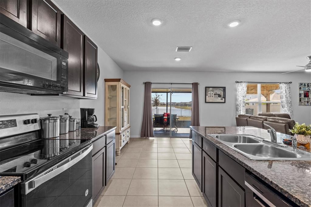 For Sale: $489,000 (5 beds, 3 baths, 2605 Square Feet)