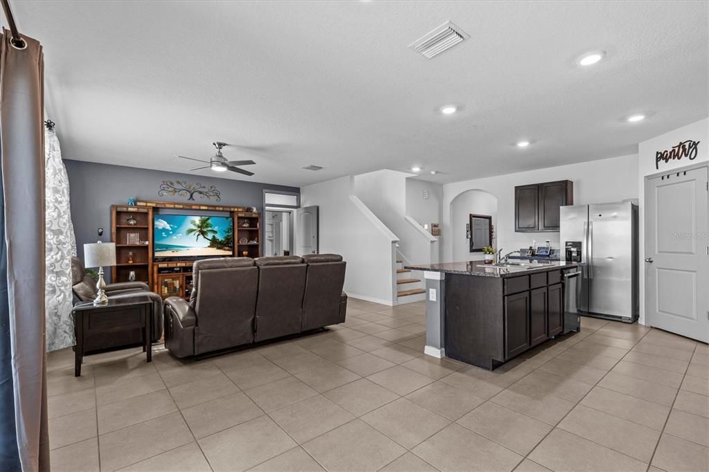 For Sale: $489,000 (5 beds, 3 baths, 2605 Square Feet)