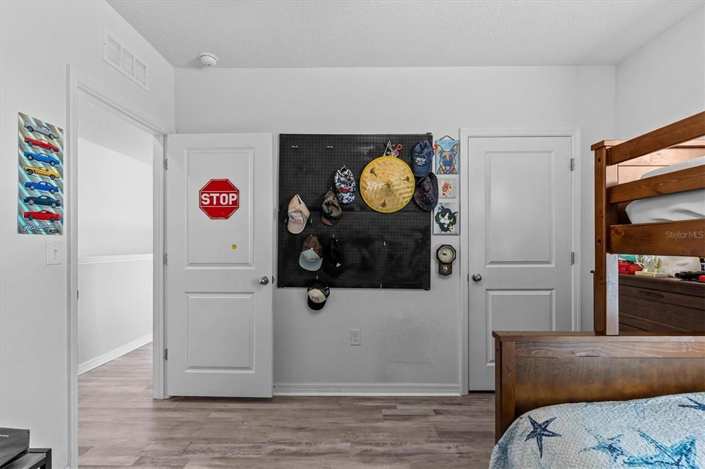 For Sale: $489,000 (5 beds, 3 baths, 2605 Square Feet)