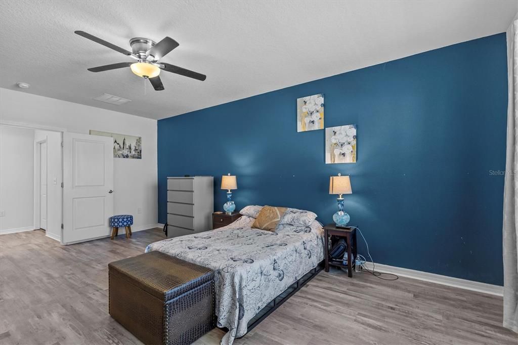 For Sale: $489,000 (5 beds, 3 baths, 2605 Square Feet)