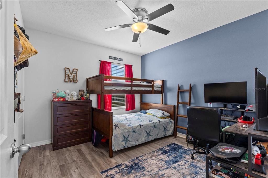 For Sale: $489,000 (5 beds, 3 baths, 2605 Square Feet)