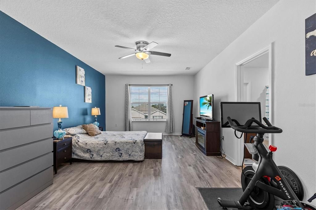 For Sale: $489,000 (5 beds, 3 baths, 2605 Square Feet)