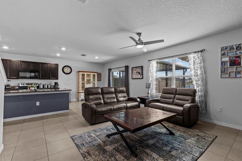 For Sale: $489,000 (5 beds, 3 baths, 2605 Square Feet)