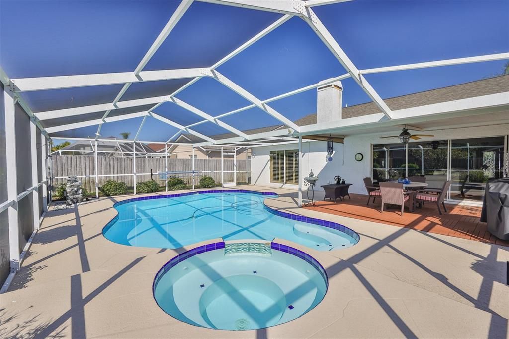 Active With Contract: $555,000 (4 beds, 2 baths, 1886 Square Feet)