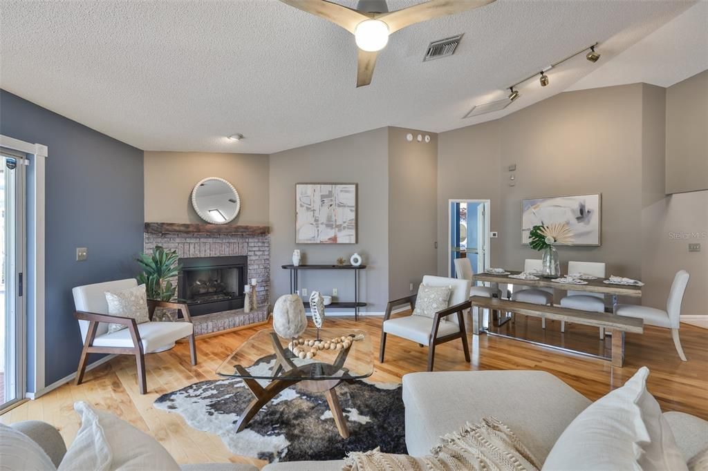 Active With Contract: $555,000 (4 beds, 2 baths, 1886 Square Feet)