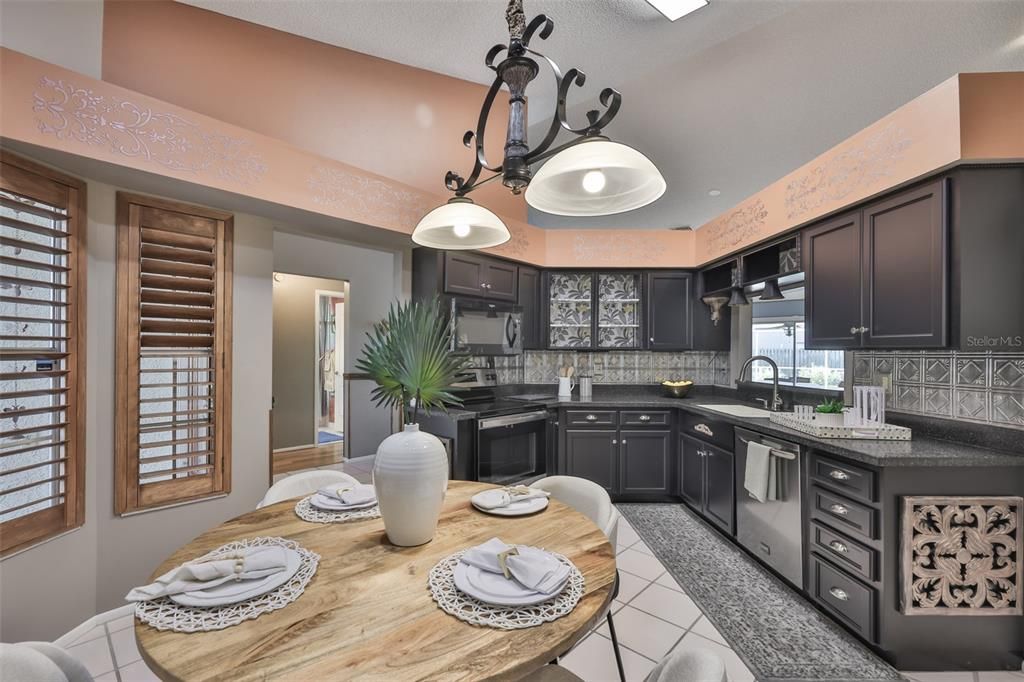 Active With Contract: $555,000 (4 beds, 2 baths, 1886 Square Feet)