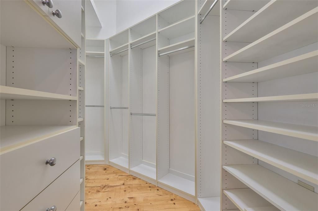 Active With Contract: $555,000 (4 beds, 2 baths, 1886 Square Feet)