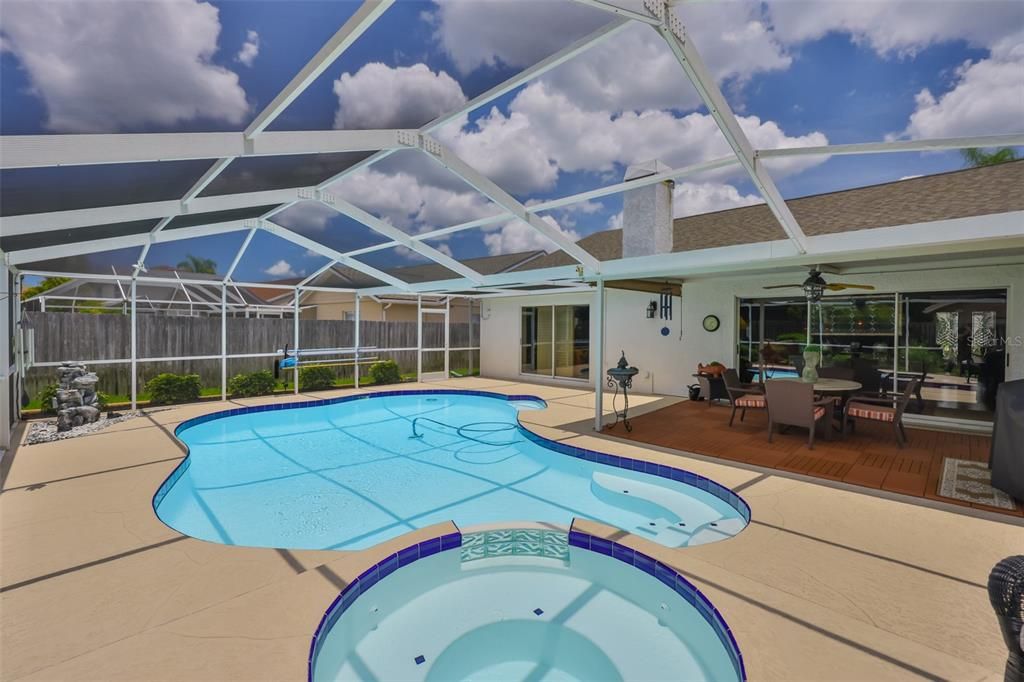 Active With Contract: $555,000 (4 beds, 2 baths, 1886 Square Feet)