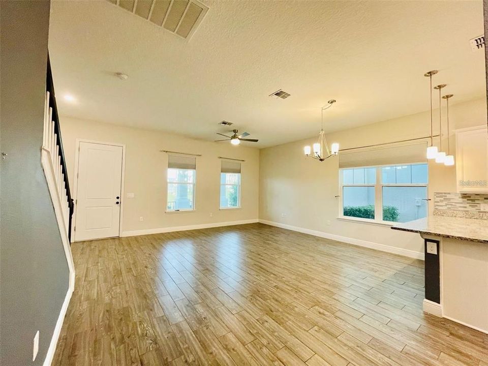 For Rent: $2,600 (3 beds, 2 baths, 1838 Square Feet)