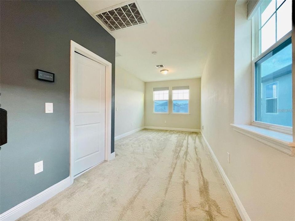 For Rent: $2,600 (3 beds, 2 baths, 1838 Square Feet)