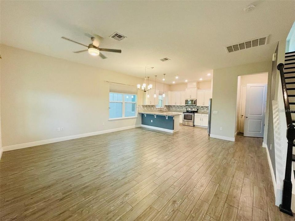 For Rent: $2,600 (3 beds, 2 baths, 1838 Square Feet)