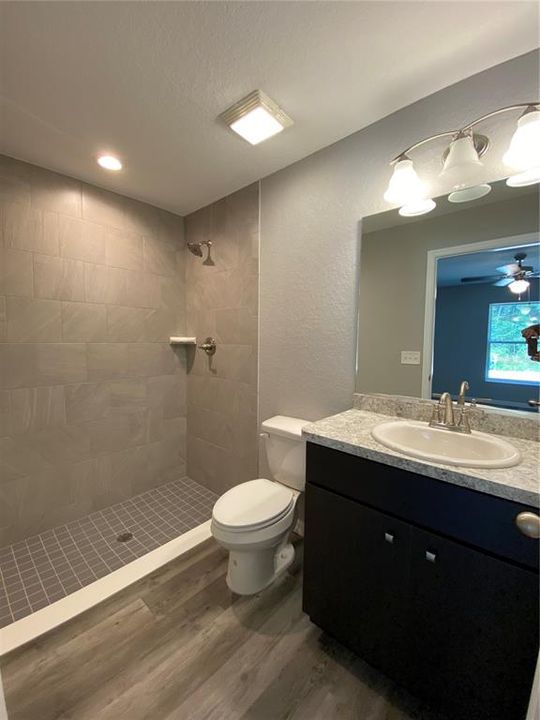 出租: $1,725 (3 贝兹, 2 浴室, 1416 平方英尺)