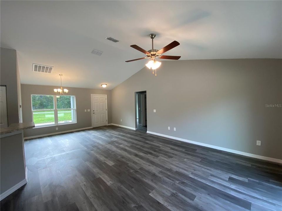 出租: $1,725 (3 贝兹, 2 浴室, 1416 平方英尺)