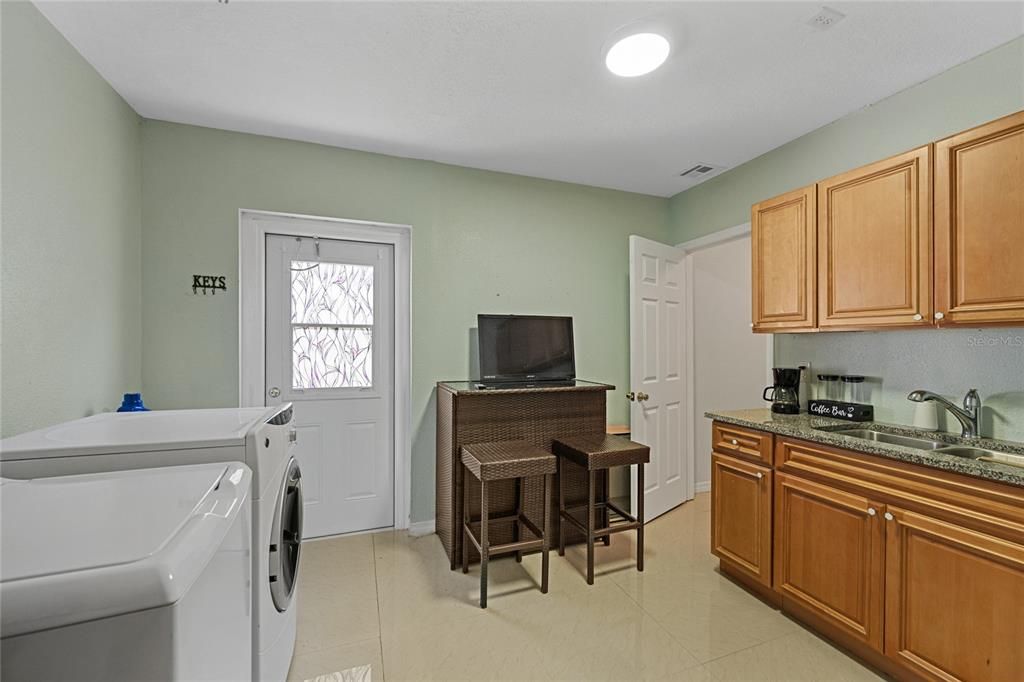 待售: $519,000 (4 贝兹, 2 浴室, 2428 平方英尺)