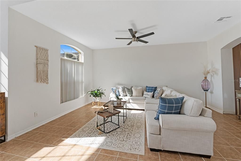 待售: $519,000 (4 贝兹, 2 浴室, 2428 平方英尺)