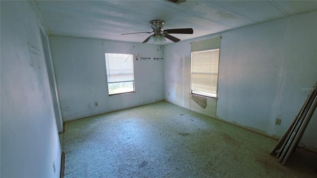 For Sale: $115,000 (2 beds, 2 baths, 1012 Square Feet)