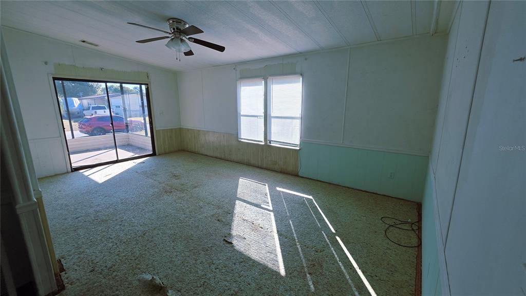 For Sale: $115,000 (2 beds, 2 baths, 1012 Square Feet)