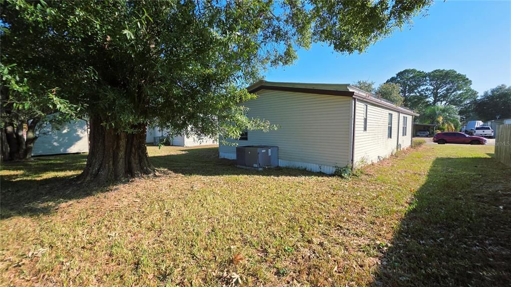 For Sale: $115,000 (2 beds, 2 baths, 1012 Square Feet)