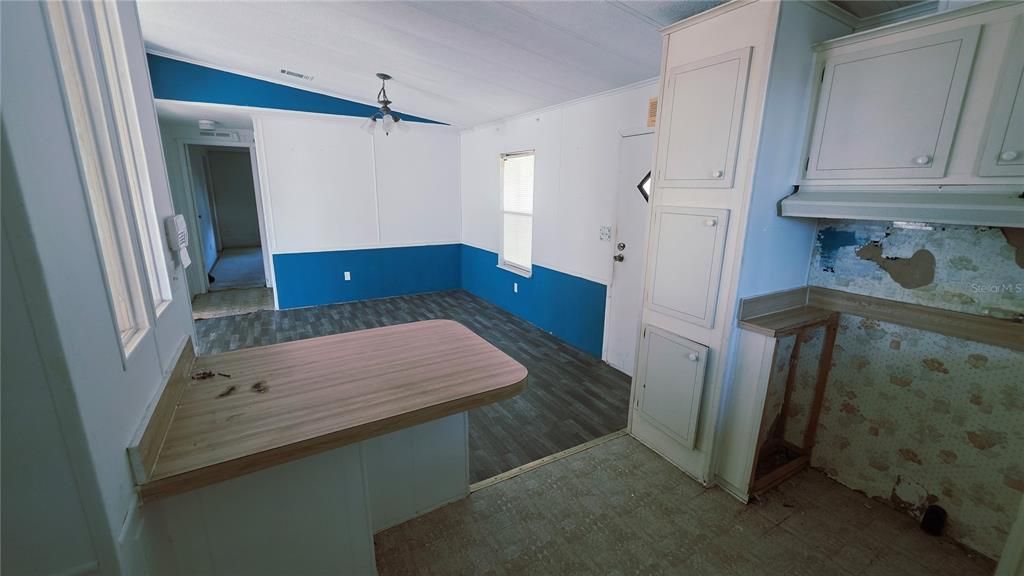 For Sale: $115,000 (2 beds, 2 baths, 1012 Square Feet)