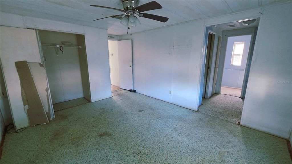 For Sale: $115,000 (2 beds, 2 baths, 1012 Square Feet)