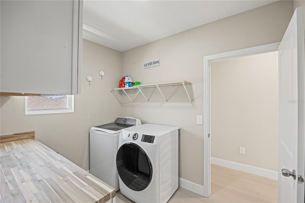 En Venta: $525,000 (4 camas, 3 baños, 3360 Pies cuadrados)