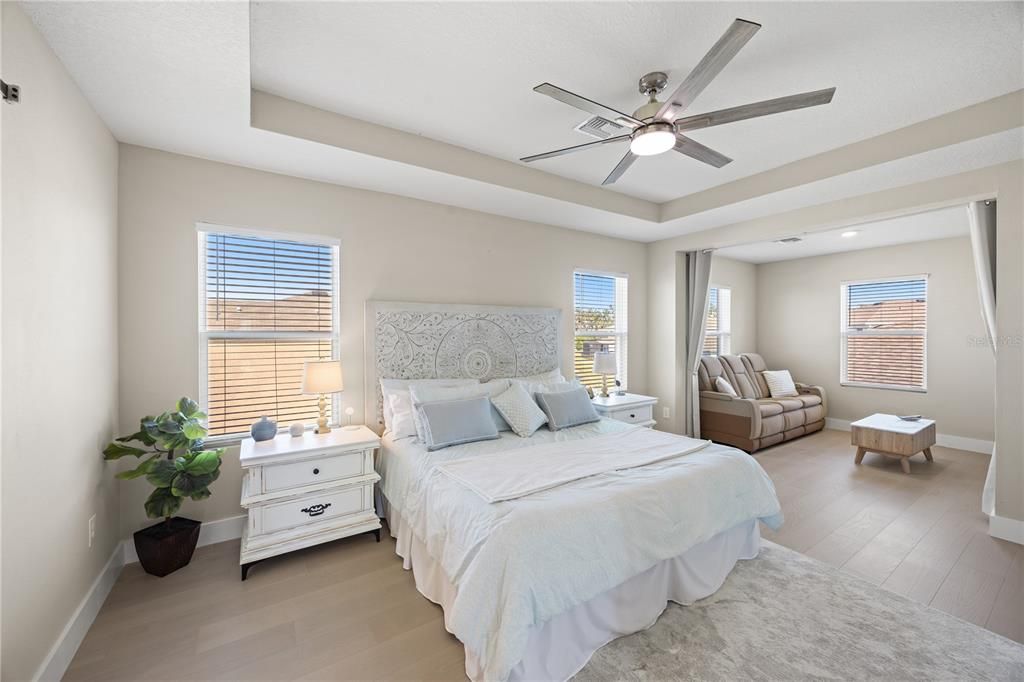 En Venta: $525,000 (4 camas, 3 baños, 3360 Pies cuadrados)