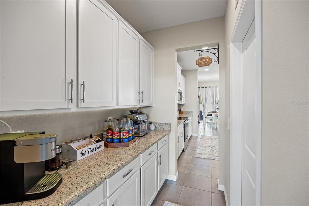 En Venta: $525,000 (4 camas, 3 baños, 3360 Pies cuadrados)