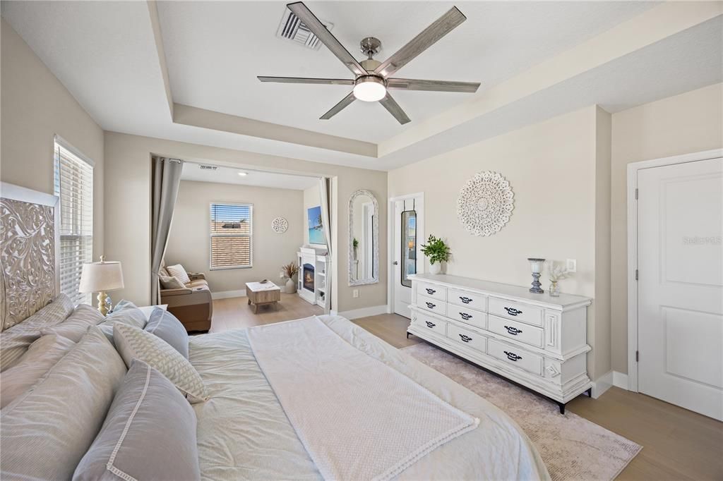 En Venta: $525,000 (4 camas, 3 baños, 3360 Pies cuadrados)