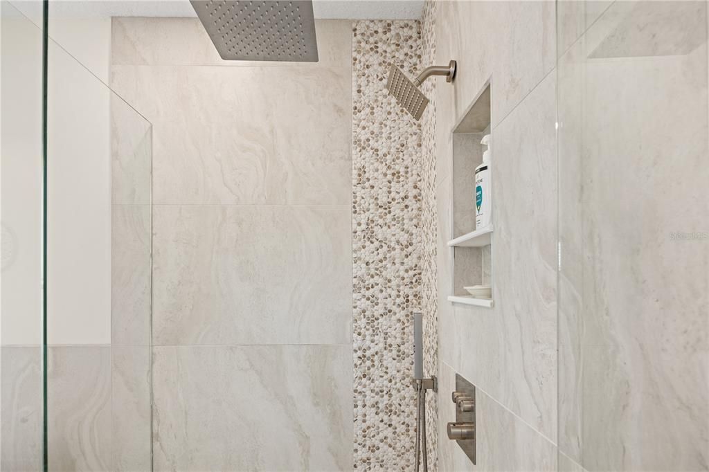 En Venta: $525,000 (4 camas, 3 baños, 3360 Pies cuadrados)