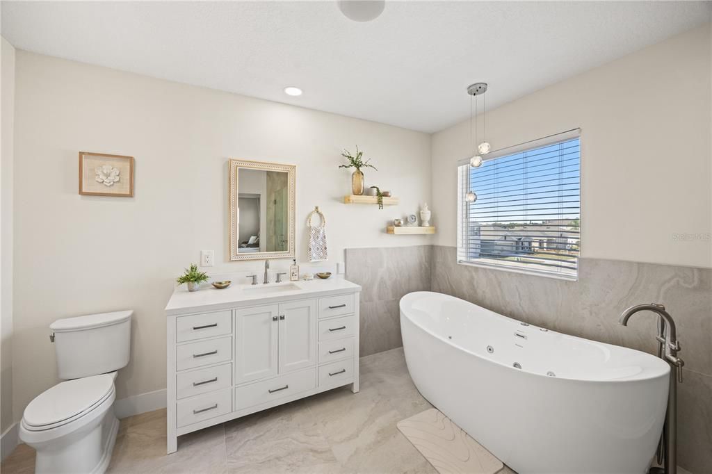 En Venta: $525,000 (4 camas, 3 baños, 3360 Pies cuadrados)