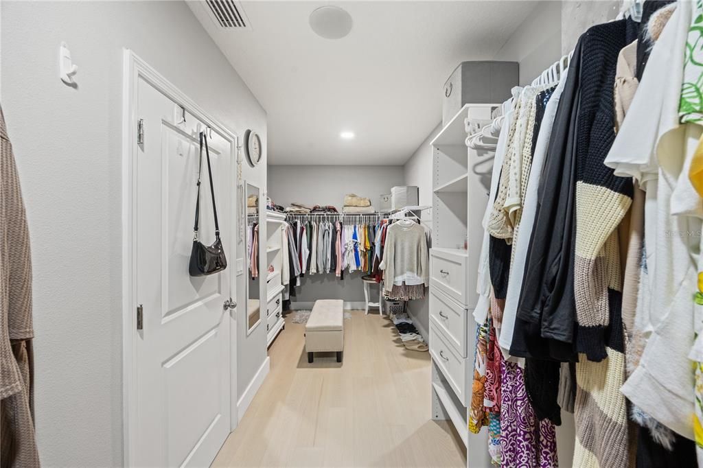 En Venta: $525,000 (4 camas, 3 baños, 3360 Pies cuadrados)