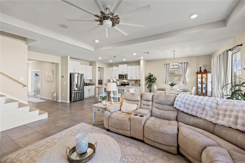 En Venta: $525,000 (4 camas, 3 baños, 3360 Pies cuadrados)