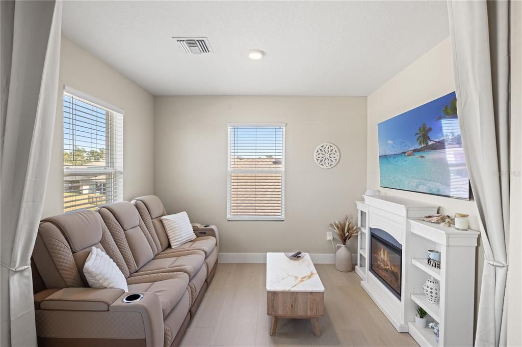 En Venta: $525,000 (4 camas, 3 baños, 3360 Pies cuadrados)