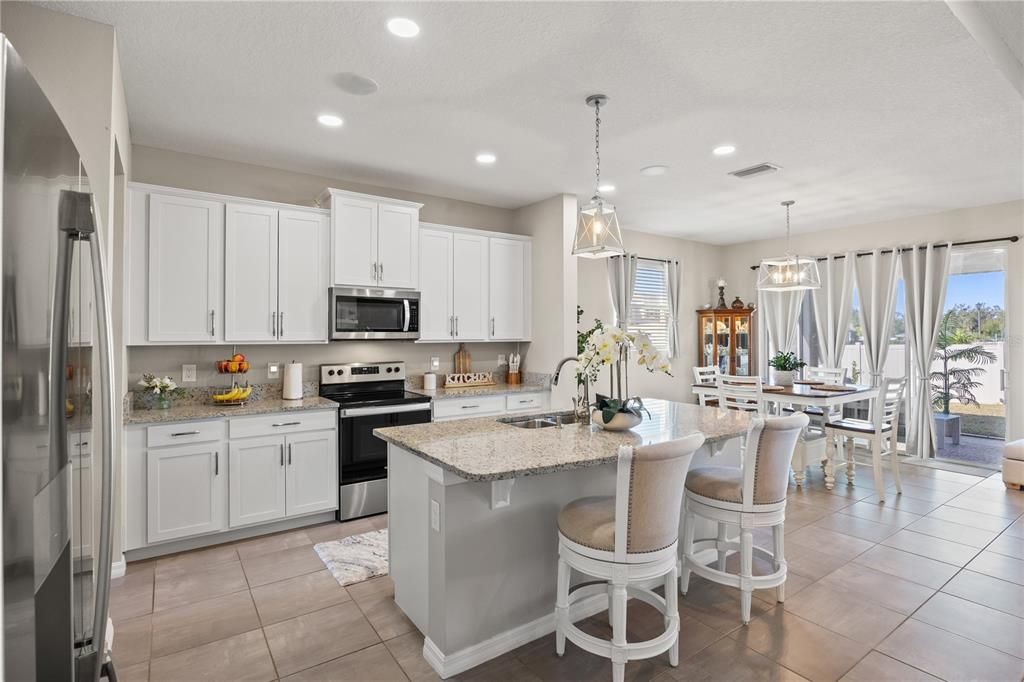 En Venta: $525,000 (4 camas, 3 baños, 3360 Pies cuadrados)