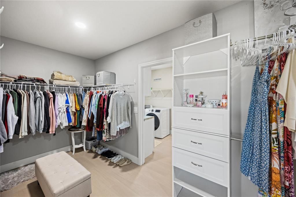 En Venta: $525,000 (4 camas, 3 baños, 3360 Pies cuadrados)