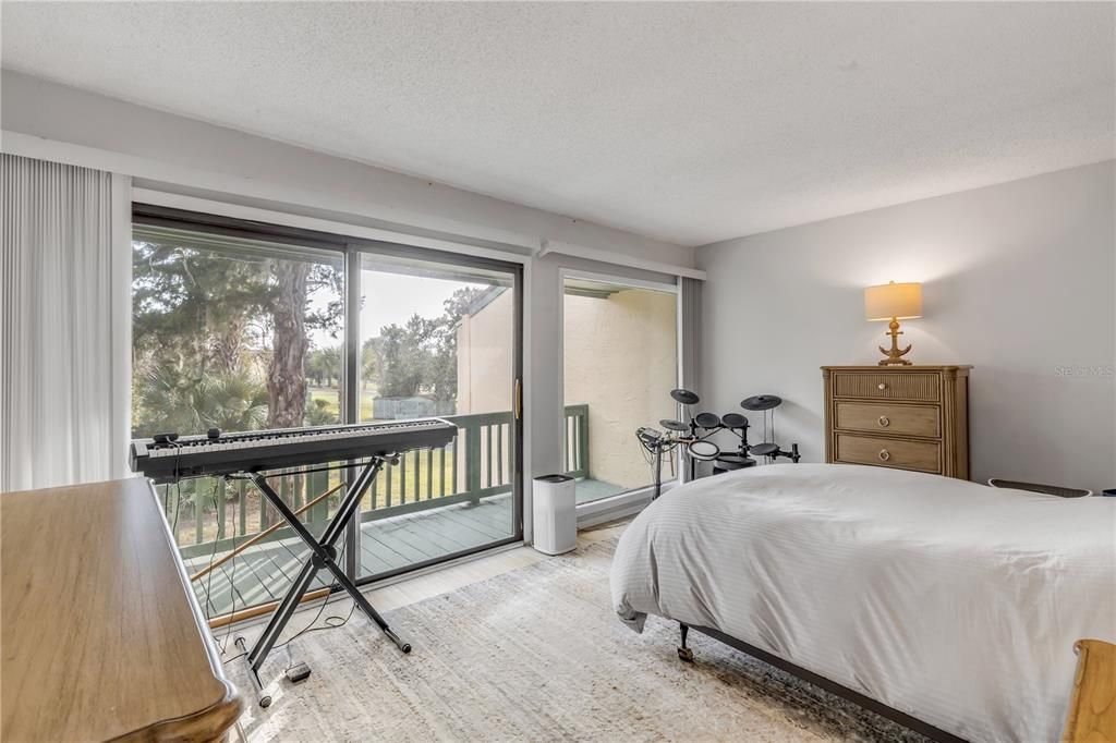 На продажу: $215,000 (2 спален, 2 ванн, 1244 Квадратных фут)