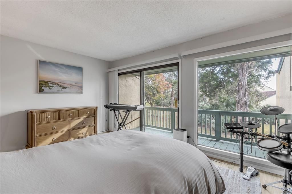 На продажу: $215,000 (2 спален, 2 ванн, 1244 Квадратных фут)