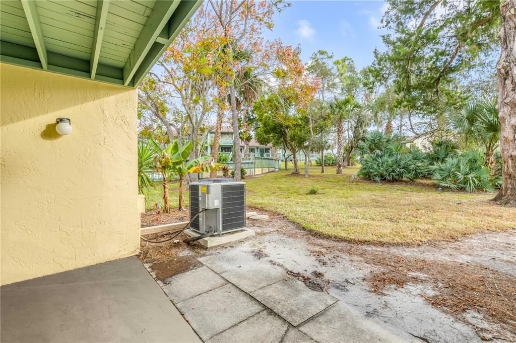 На продажу: $215,000 (2 спален, 2 ванн, 1244 Квадратных фут)