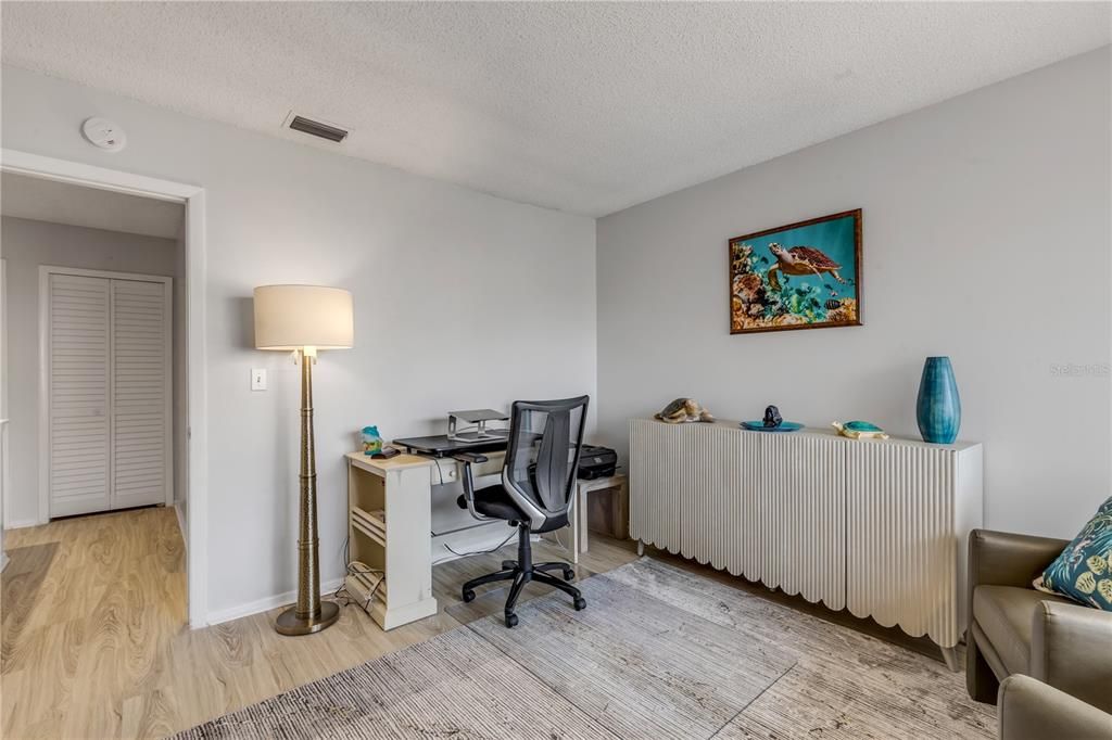 На продажу: $215,000 (2 спален, 2 ванн, 1244 Квадратных фут)