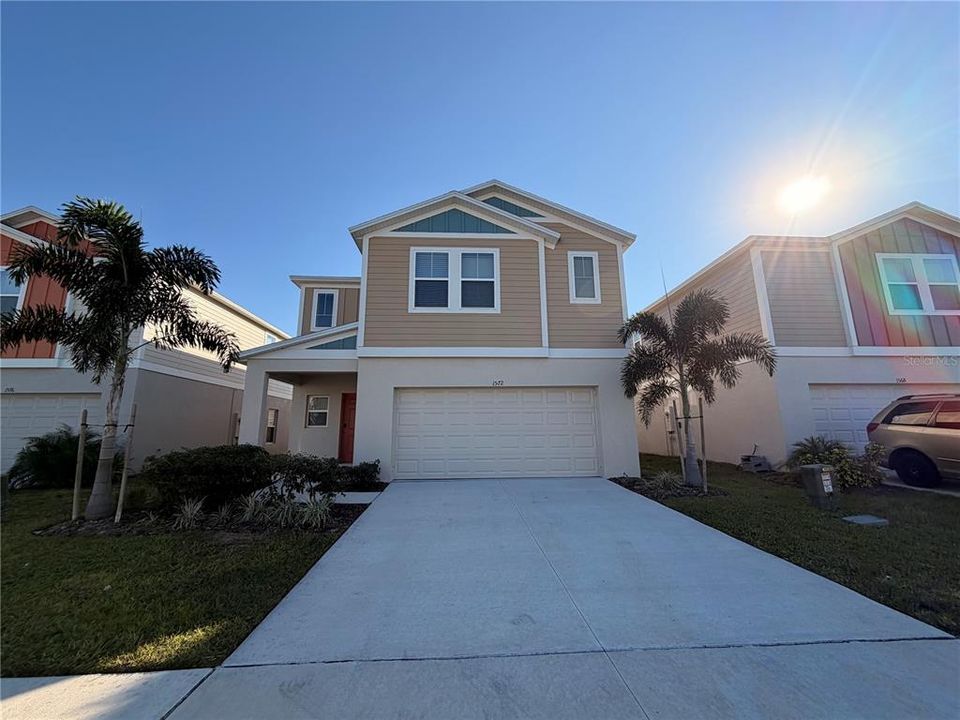 出租: $2,500 (5 贝兹, 3 浴室, 2640 平方英尺)