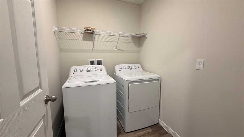 出租: $2,500 (5 贝兹, 3 浴室, 2640 平方英尺)