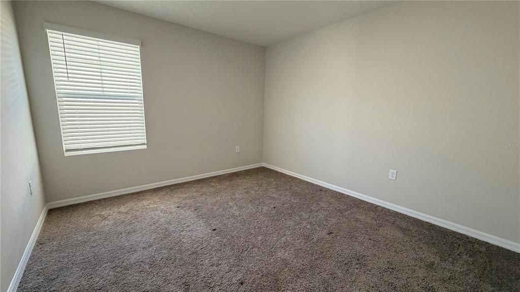 出租: $2,500 (5 贝兹, 3 浴室, 2640 平方英尺)