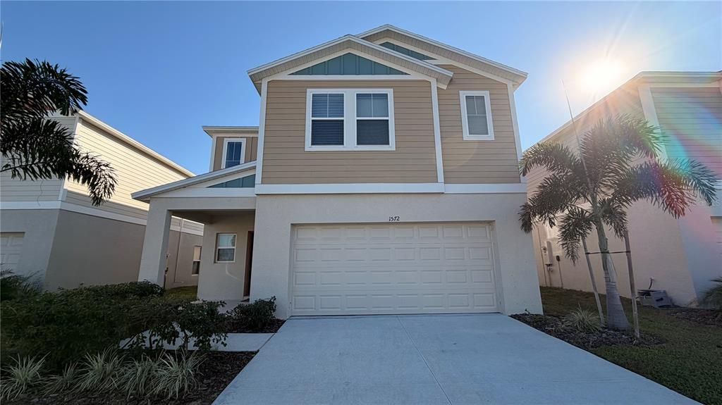 出租: $2,500 (5 贝兹, 3 浴室, 2640 平方英尺)