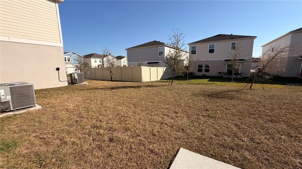 出租: $2,500 (5 贝兹, 3 浴室, 2640 平方英尺)